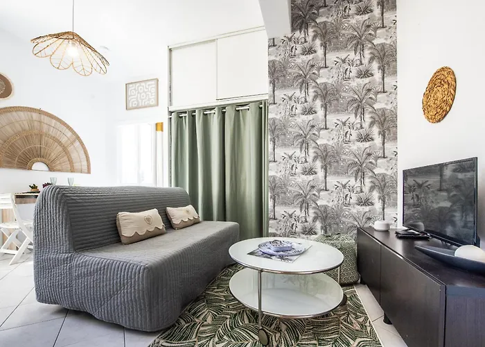 Le Belle Brise Cosy * マントン